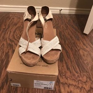 Cream lace wedges toms