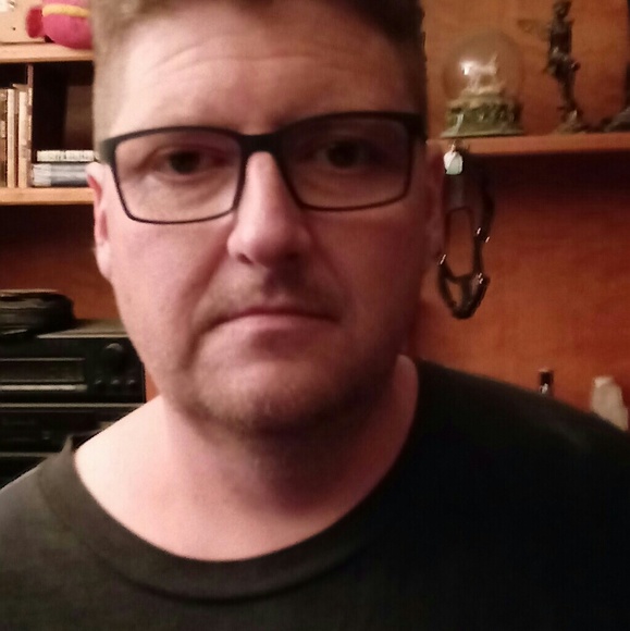 Meet your Posher, Amanda - Picture 3 of 8