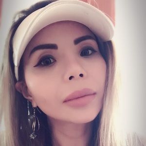 Meet your Posher, Catherine