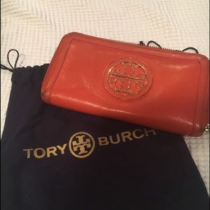 Tory Burch wallet