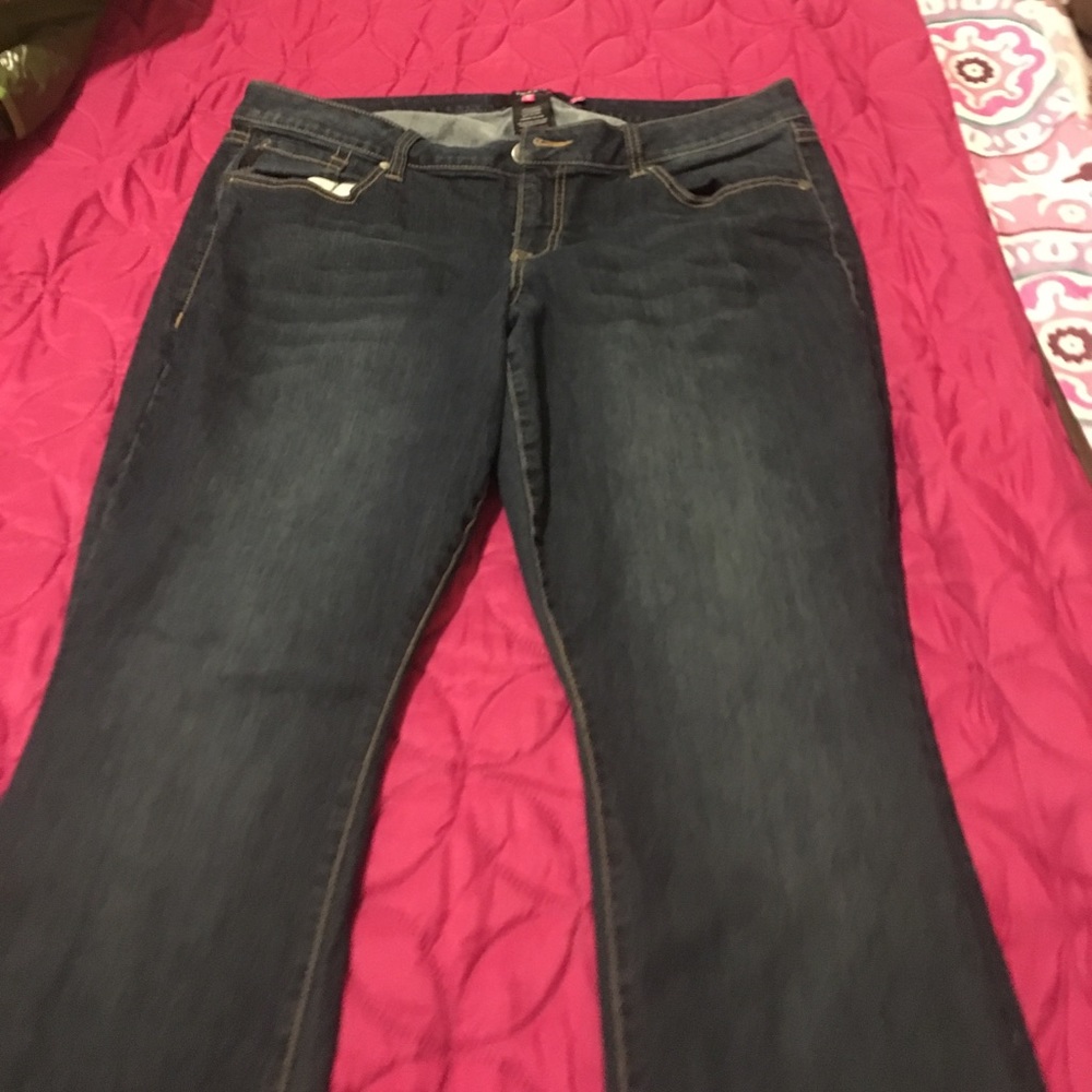 Embroiled pocket jeans slim boot cut