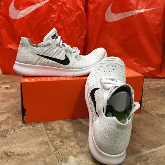 Nike WMNS Free RN Flyknit - Picture 3 of 8
