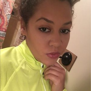 Meet your Posher, Myiana