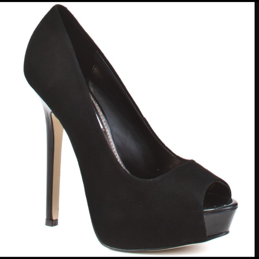 Steve Madden Black Suede "Scandall" Heel