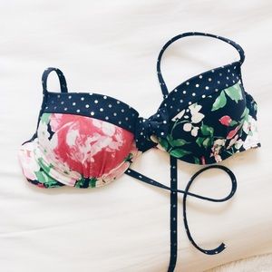 ABercrombie push-up XS bikini top