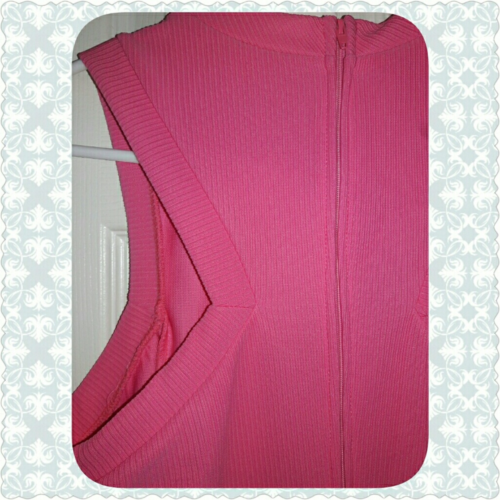 NWOT Women's Gracie Sleeveless ribbed dress - Picture 3 of 3