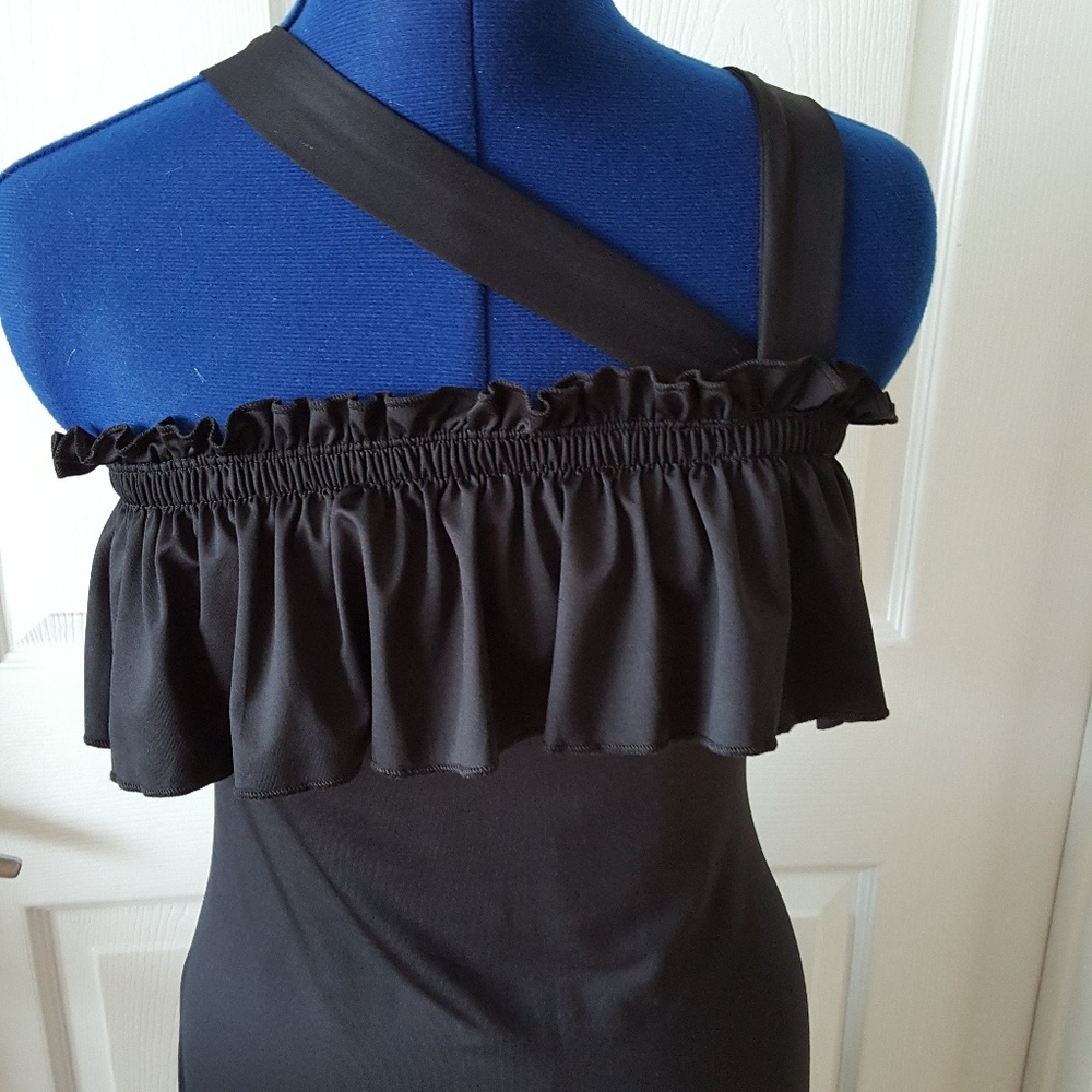 Ruffle asymmetric strap black maxi