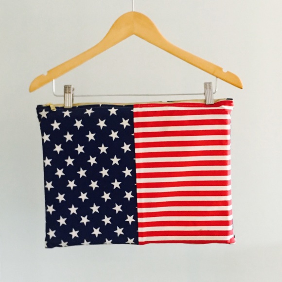 American Apparel - Picture 2 of 4