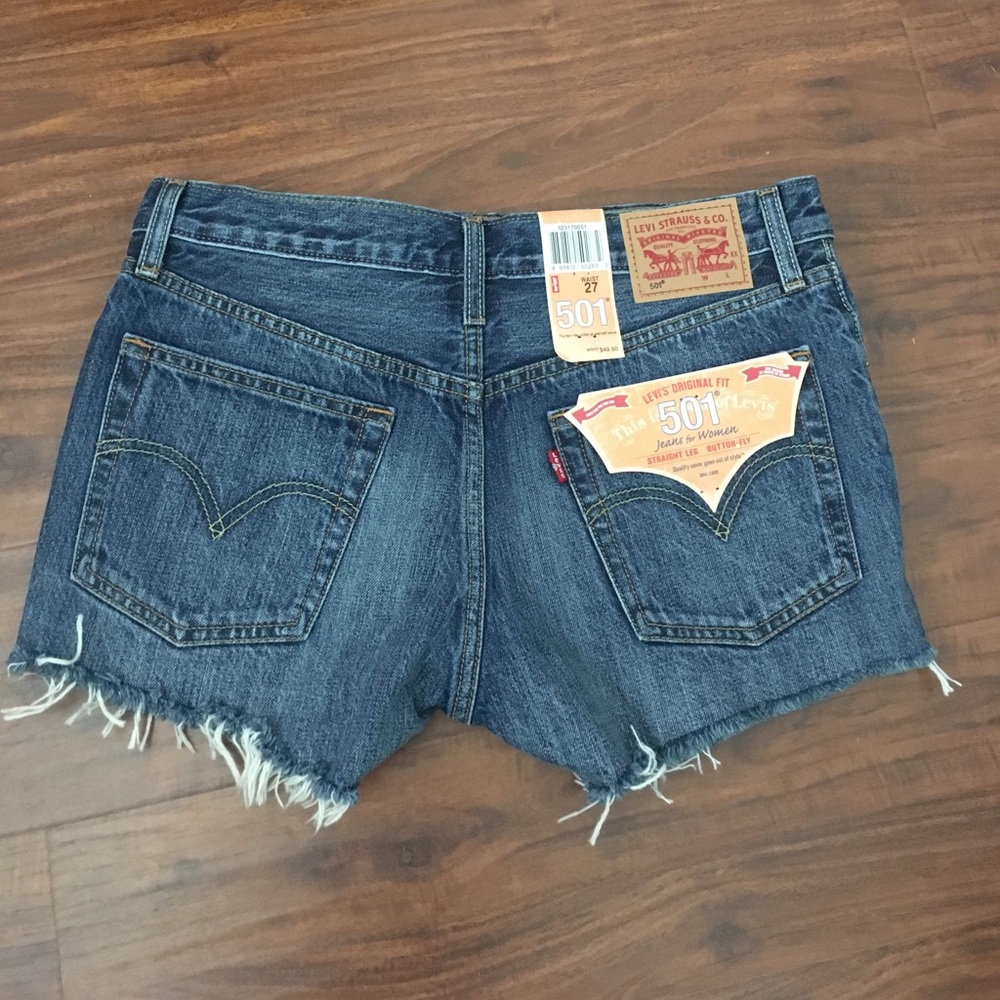 Levi's 501 Shorts - Picture 5 of 6