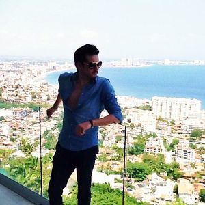 Meet your Posher, Luis omar