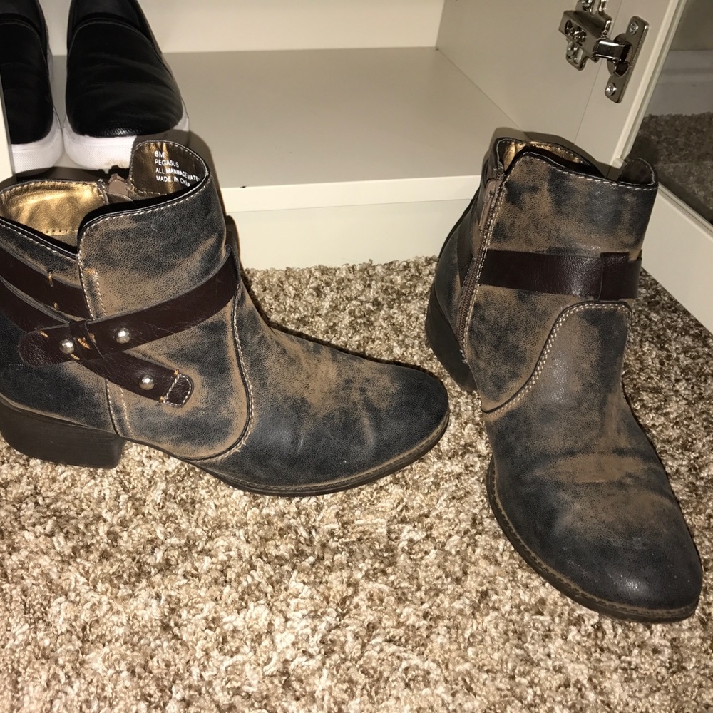 Distressed leather boots!