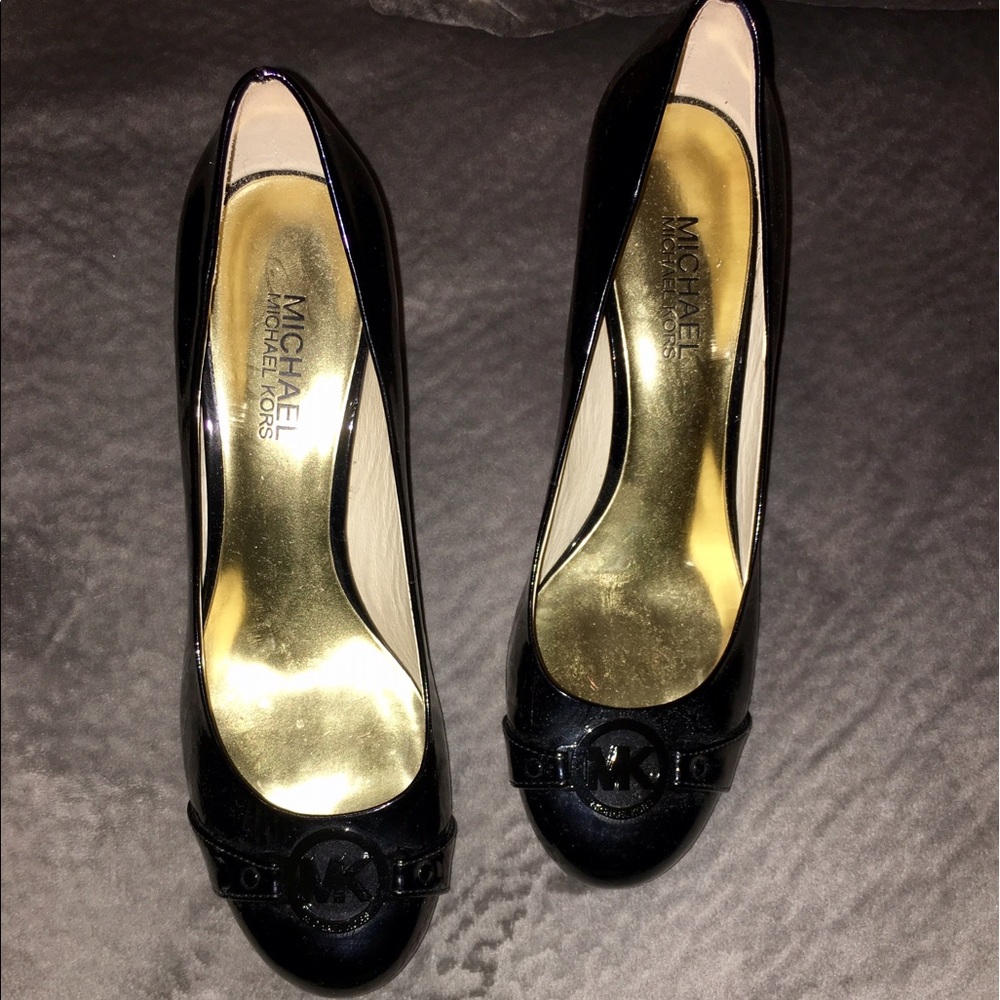 Michael Michael Kors black patent kitten heels