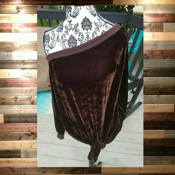 1 M LEFT🎉HP🎉ENDLESS KNOT ONE SHOULDER TOP - Picture 2 of 5