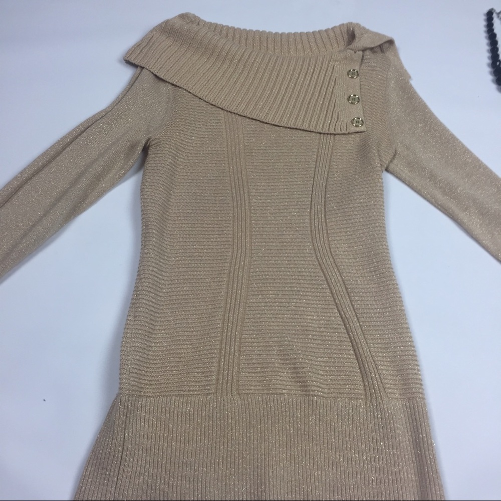 Gold ☀️sparkle sweater SZ M with dramatic neckline
