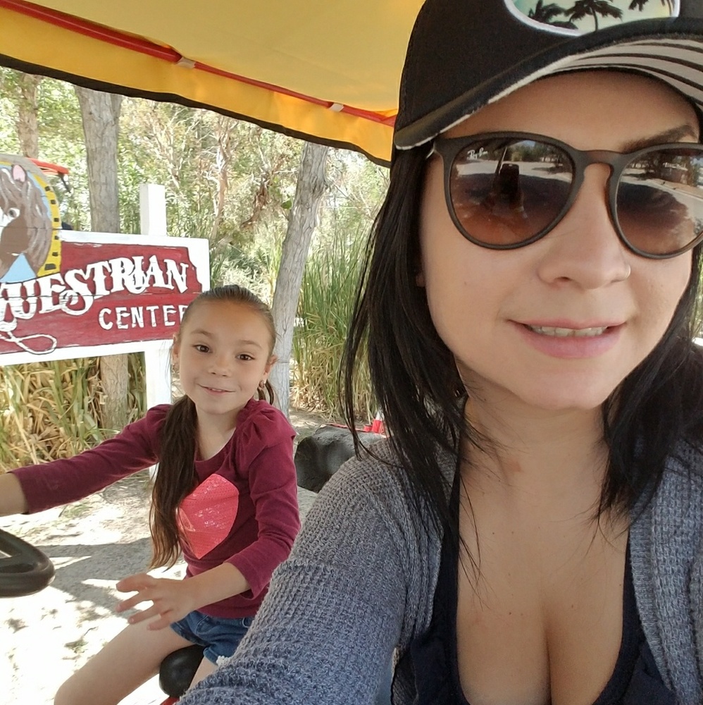 Meet your Posher, Eva