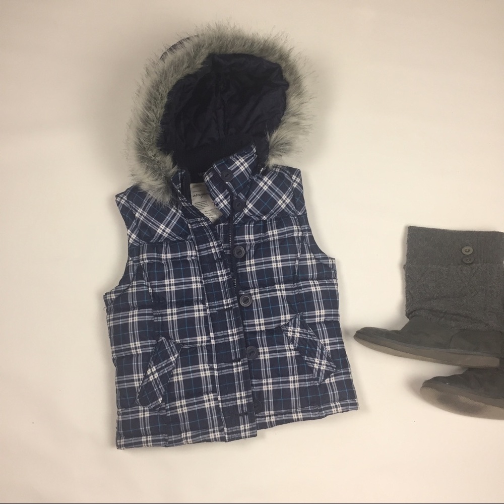 Aeropostale ❄️ plaid vest with faux fur hood SZ S