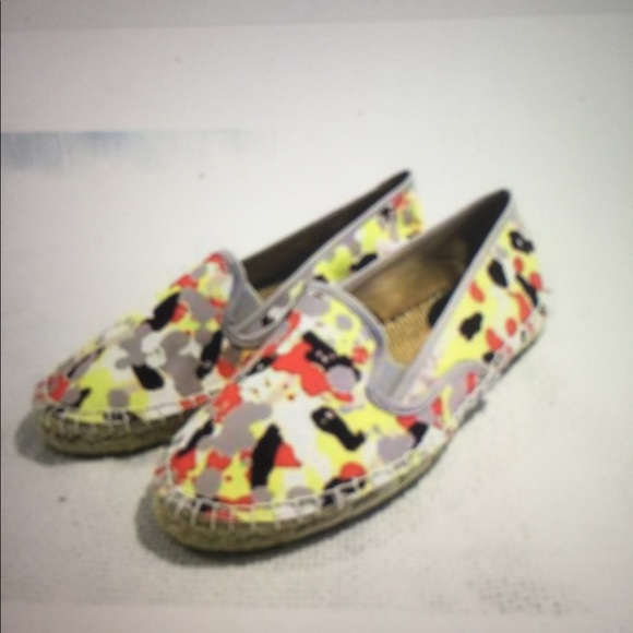 3/$15Revel canvas slip on splatter Shoes🌹 - Picture 1 of 4