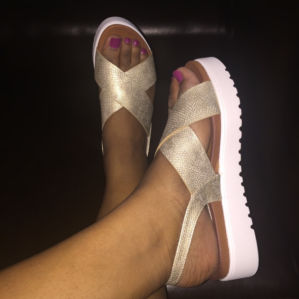 Light Gold Snakeskin Leatherette Platform Sandal - Picture 3 of 3