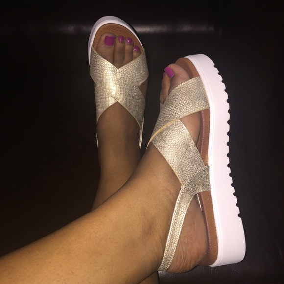 Light Gold Snakeskin Leatherette Platform Sandal - Picture 3 of 3