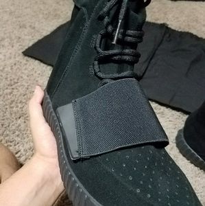 Yeezy Boost 750 Triple Black