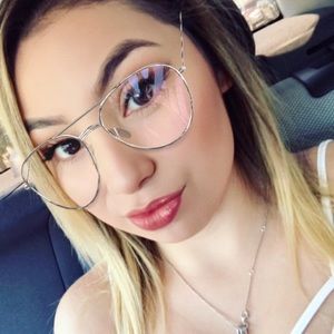 Meet your Posher, Alondra
