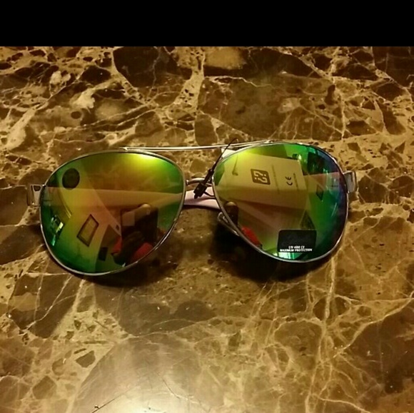 Sunglasses - Picture 3 of 3