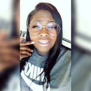 Meet your Posher, Nina