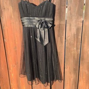 Small black strapless dress