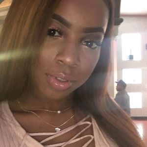 Meet your Posher, Layna