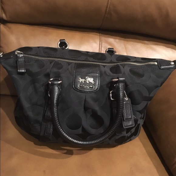 Coach Purse in Signature Black - Picture 1 of 5