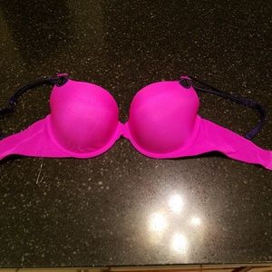 34DD Victoria's Secret bra