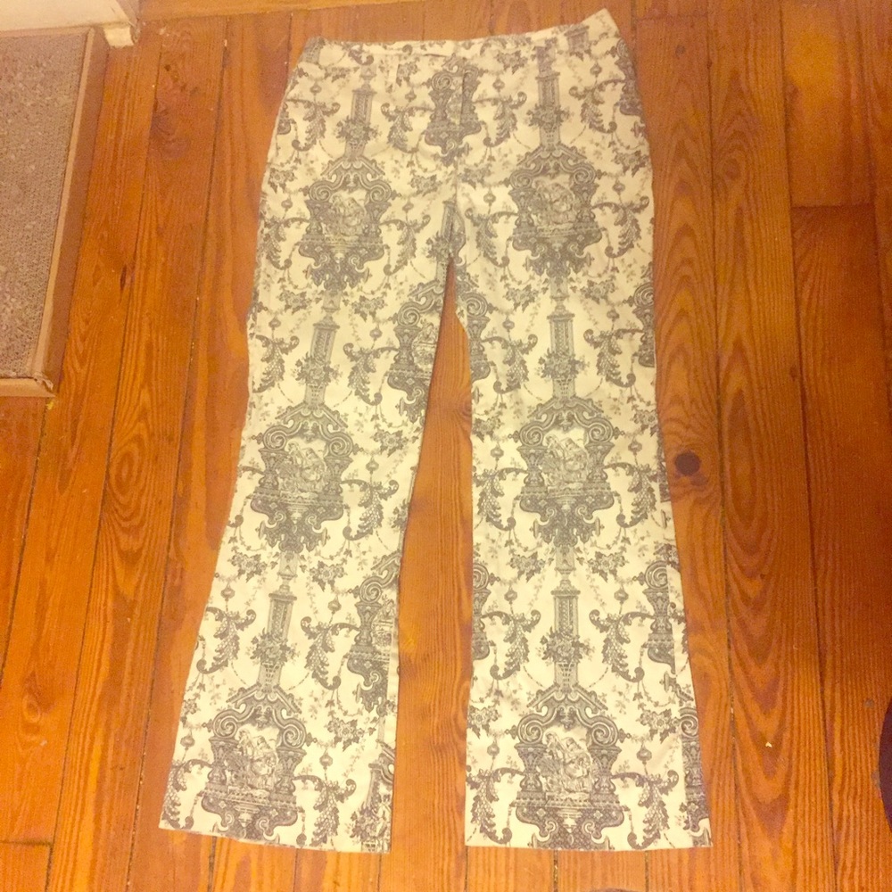 ❌SOLD❌ Cream Pants w/ Gray Architectural Pattern - Picture 2 of 7