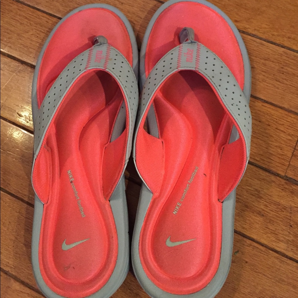 Nike flip flops