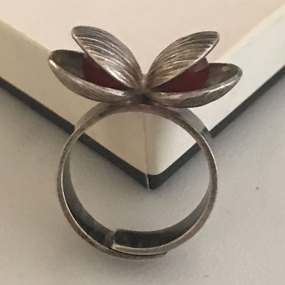 Sterling silver & Carnelian Pearls clam shell ring