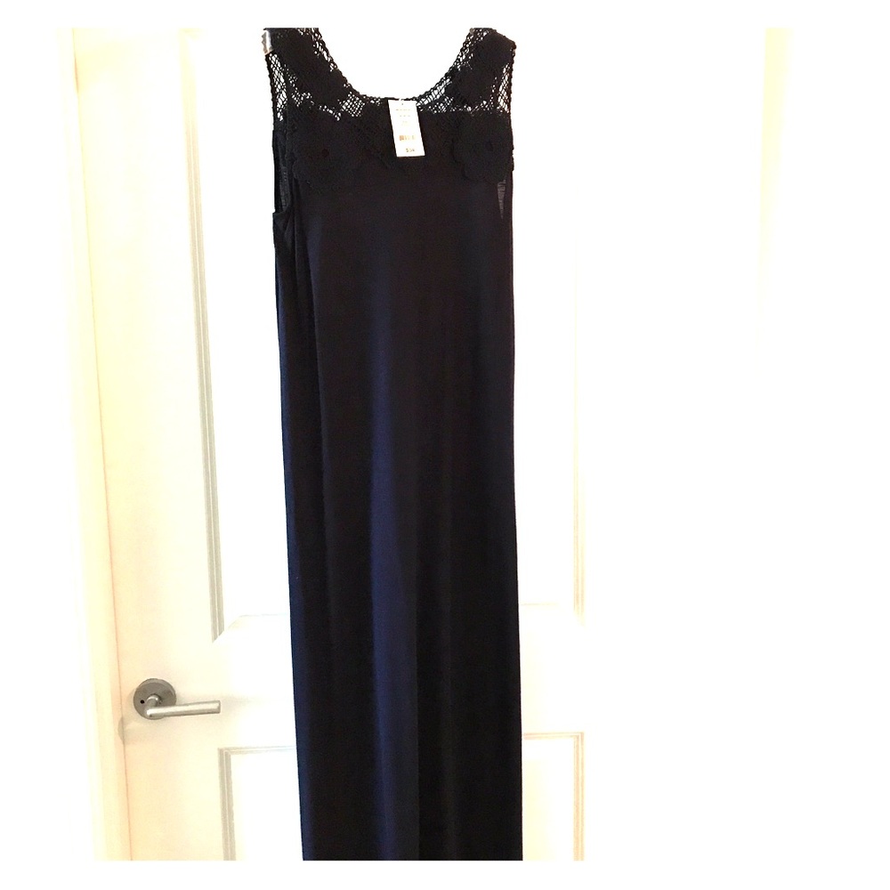 Brand new Joe Fresh navy maxi dress.