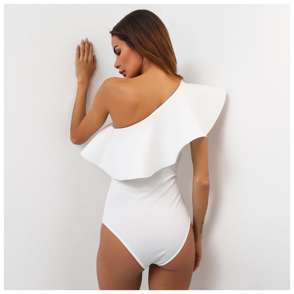 ‼️PRICE FIRM LAST CALL Embroidery  Ruffle Bodysuit - Picture 4 of 6