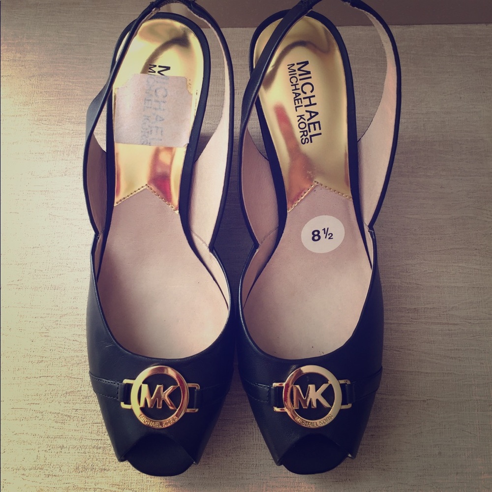 MK black heels