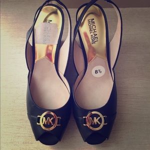 MK black heels