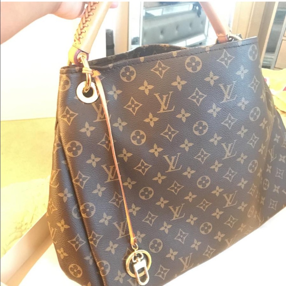 Authentic Louis Vuitton artsy*SOLD*