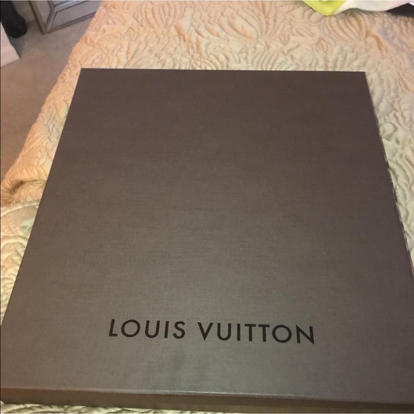 Authentic Louis Vuitton artsy*SOLD* - Picture 2 of 4