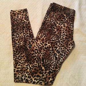 CCO⬇️ Super soft sueded leggings - leopard print