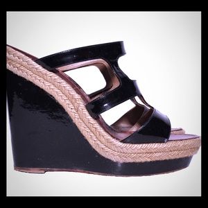 CHRISTIAN LOUBOUTIN Black Patent leather wedges