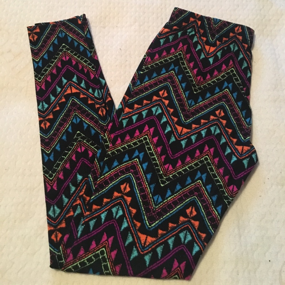 CCO⬇️ Super soft sueded leggings - tribal print