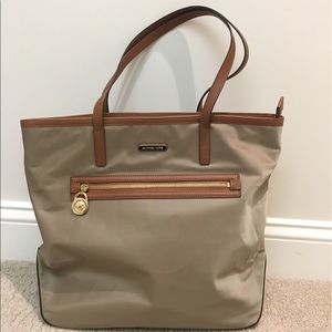 Michael Kors Bag!!! Perfect condition