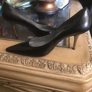 Black Pumps