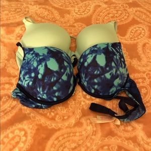 Victoria's Secret PINK push-up bras