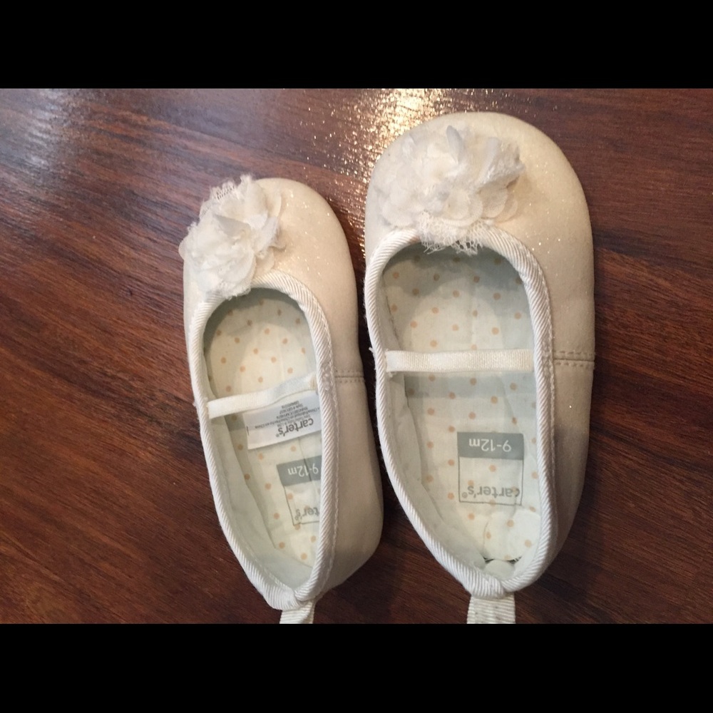 Baby girl shoes 9-12 months EUC