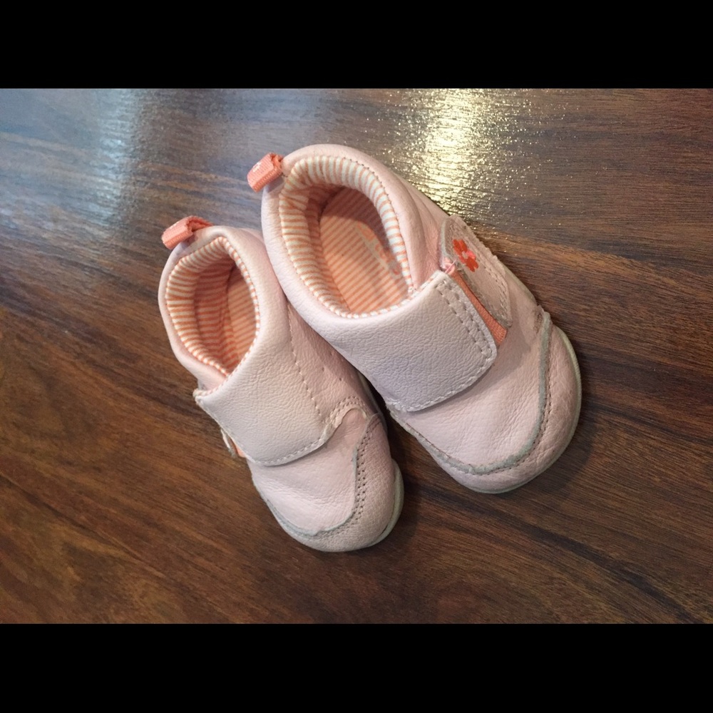 Baby girl walker shoes size 3.5 VGUC