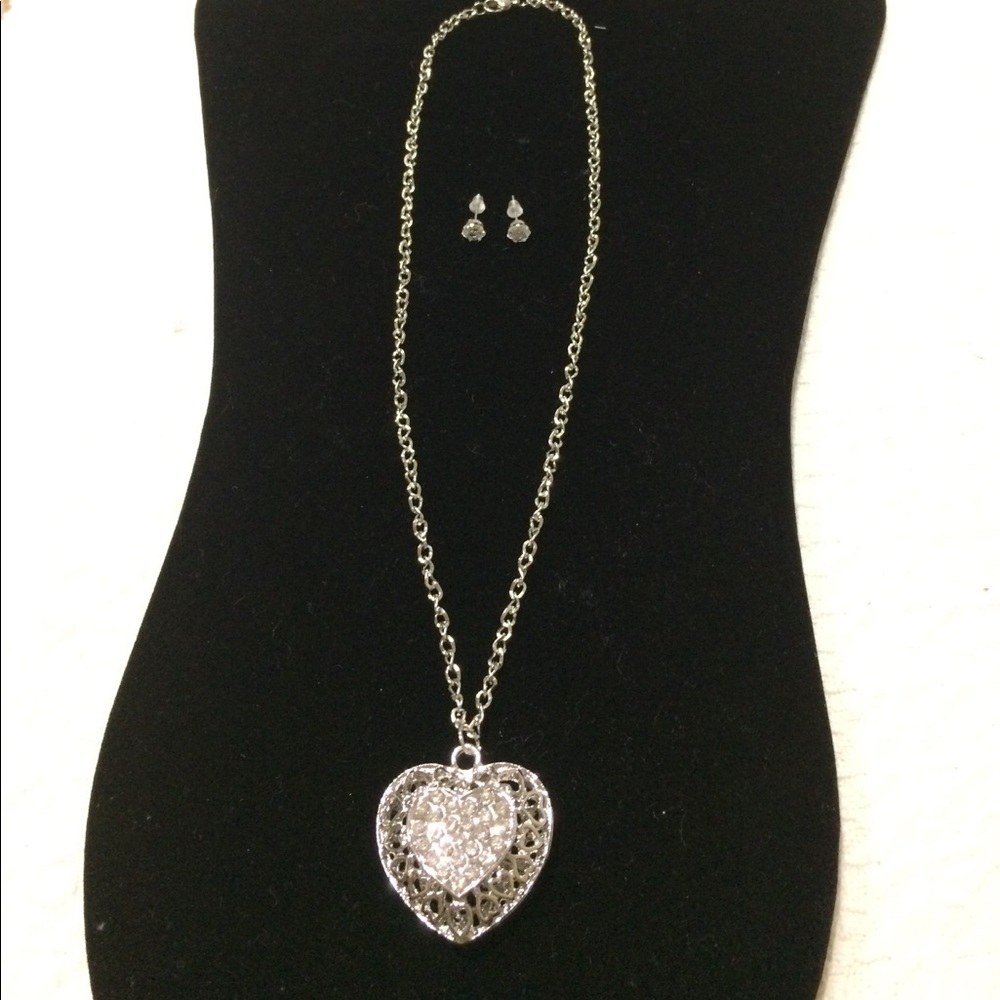 NWT Silvertone, rhinestone necklace and earrings