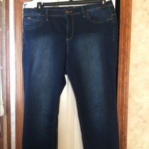 Lost weight; selling items that dont fit